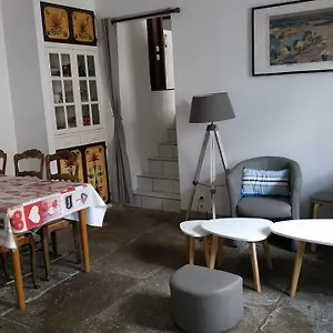 Hébergement de vacances Botoù Koad, Maison 2 étoiles, Wifi Gratuite, La Mer, Boulangerie, Marché Quotidien à 100 Pas, Douarnenez